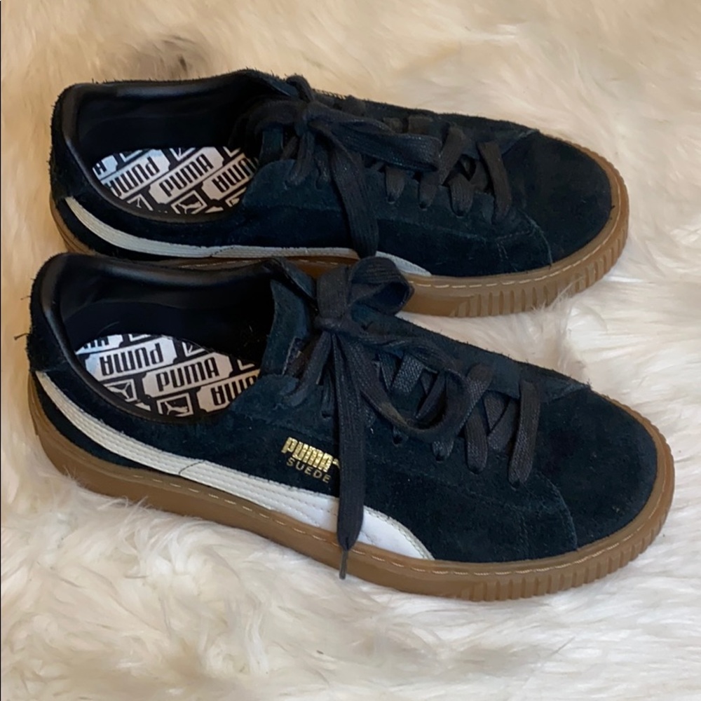 B&W Suede Platform Core Puma Size 9 Gum Sole